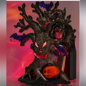HAUNTED MONSTER TREE HALLOWEEN WALLFLOWER PLUG IN. BBW